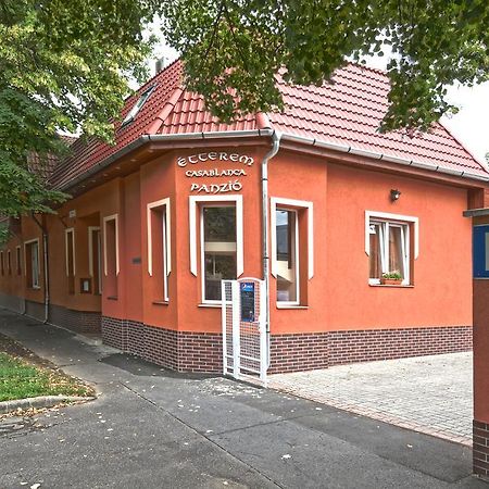 Casablanca Rooms And Restaurant Debrecen Exterior photo