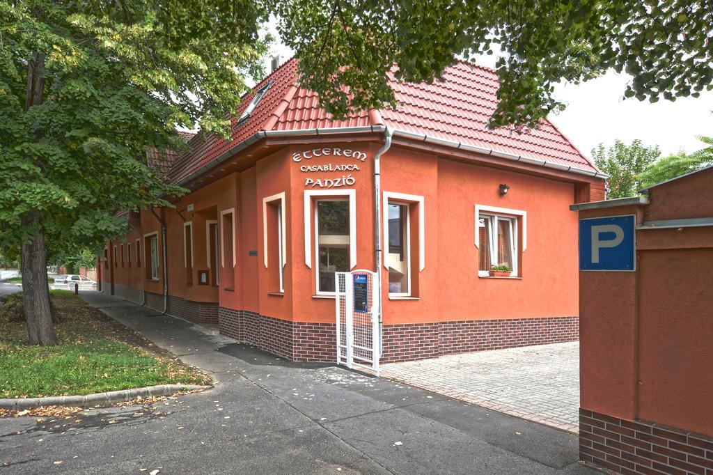 Casablanca Rooms And Restaurant Debrecen Exterior photo